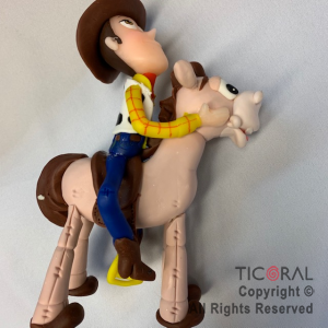 ADORNO TOY STORY TIRO CON WOODY A. PORCELANA FRIA x 1